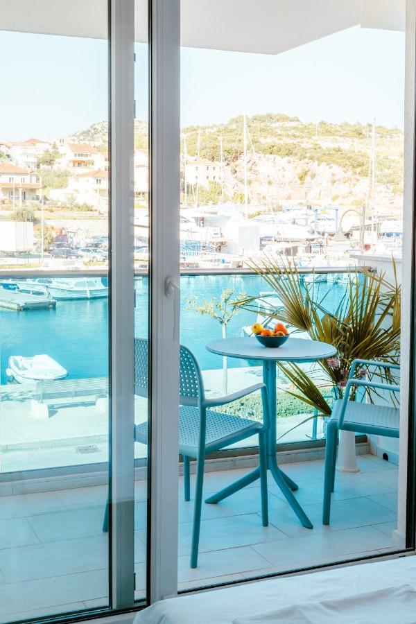 Blue * Marina